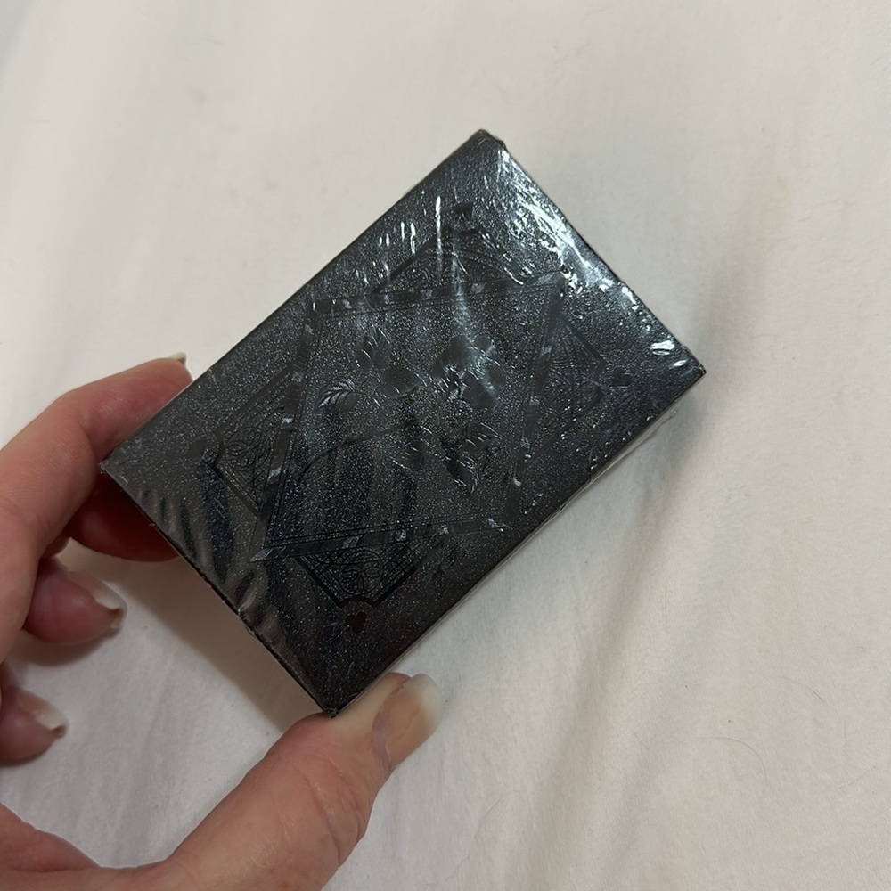 BRAND NEW DECK OF BLACK WATERPROOF ROSE POKER CARDS - Picture 9 of 9